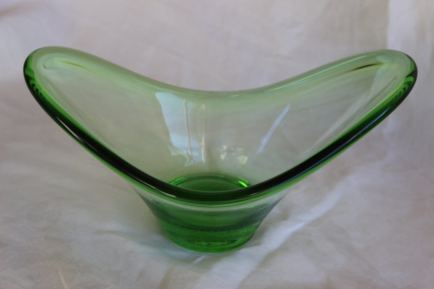 Gorgeous green glass bowl
